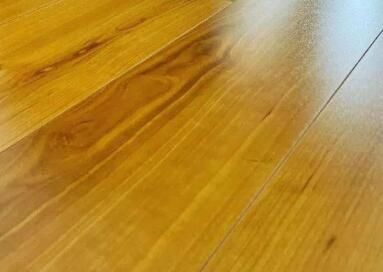 地板打蠟的時(shí)候要注意什么呢？