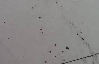 瓷磚上的污漬該怎么清潔呢？